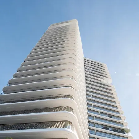 Cascais - 1 Bedroom And Shared Pool In Campolide Daire