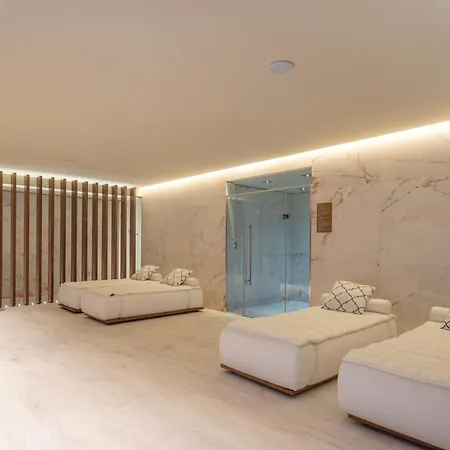 Daire Cascais - 1 Bedroom And Shared Pool In Campolide *