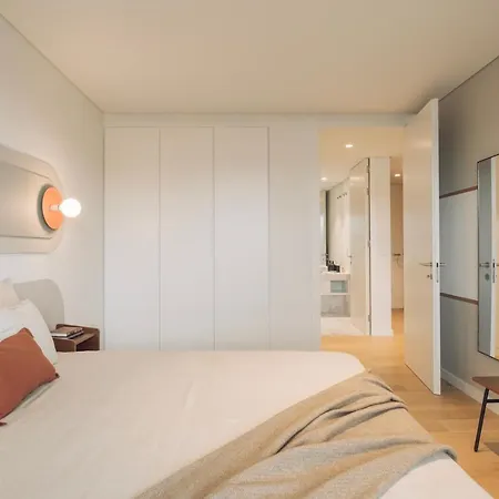 Cascais - 1 Bedroom And Shared Pool In Campolide Lissabon