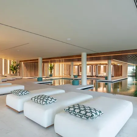 Apartment Cascais - 1 Bedroom And Shared Pool In Campolide *