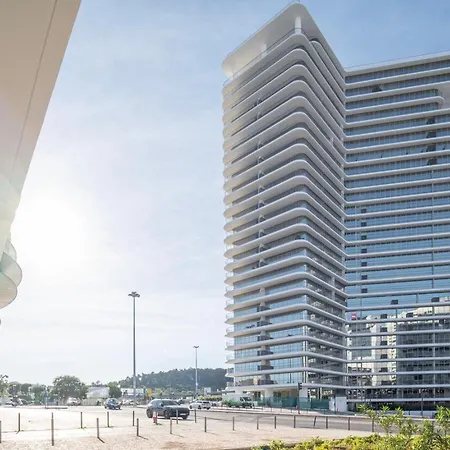 Daire Cascais - 1 Bedroom And Shared Pool In Campolide