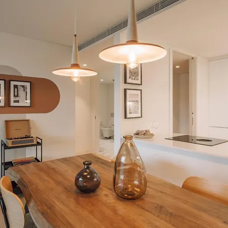 Cascais - 1 Bedroom And Shared Pool In Campolide Apartment