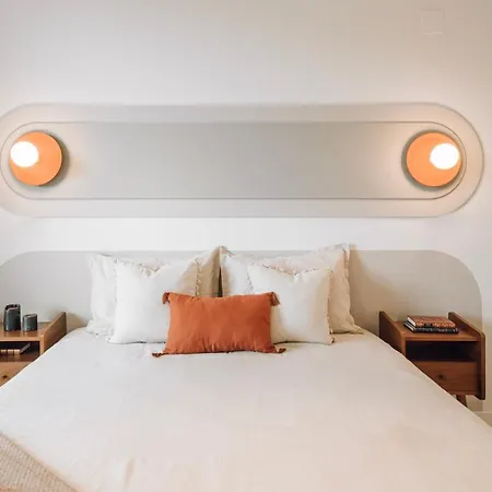 Cascais - 1 Bedroom And Shared Pool In Campolide *