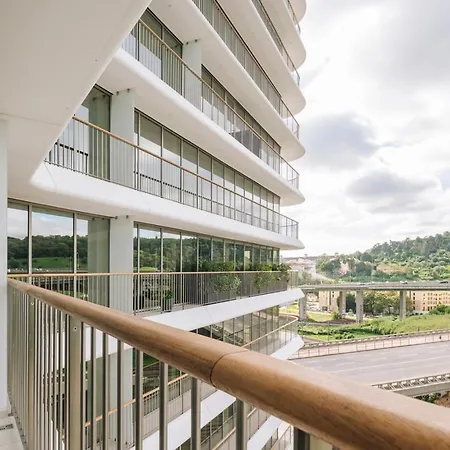 Cascais - 1 Bedroom And Shared Pool In Campolide Lisbon