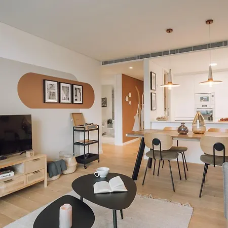 Cascais - 1 Bedroom And Shared Pool In Campolide Daire *