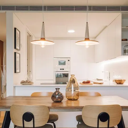 Cascais - 1 Bedroom And Shared Pool In Campolide Lissabon