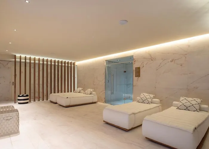 Апартаменты Cascais - 1 Bedroom And Shared Pool In Campolide *