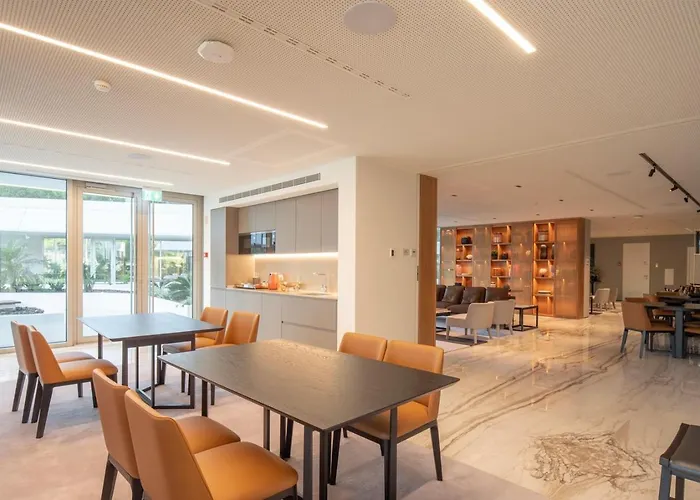 Cascais - 1 Bedroom And Shared Pool In Campolide Лиссабон