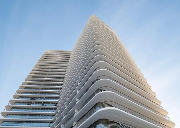 Cascais - 1 Bedroom And Shared Pool In Campolide * Лиссабон