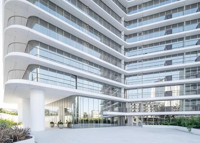 Cascais - 1 Bedroom And Shared Pool In Campolide Апартаменты *