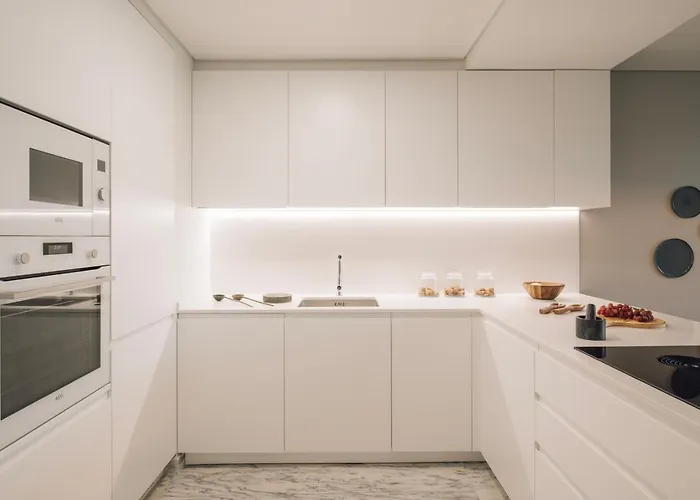 Cascais - 1 Bedroom And Shared Pool In Campolide