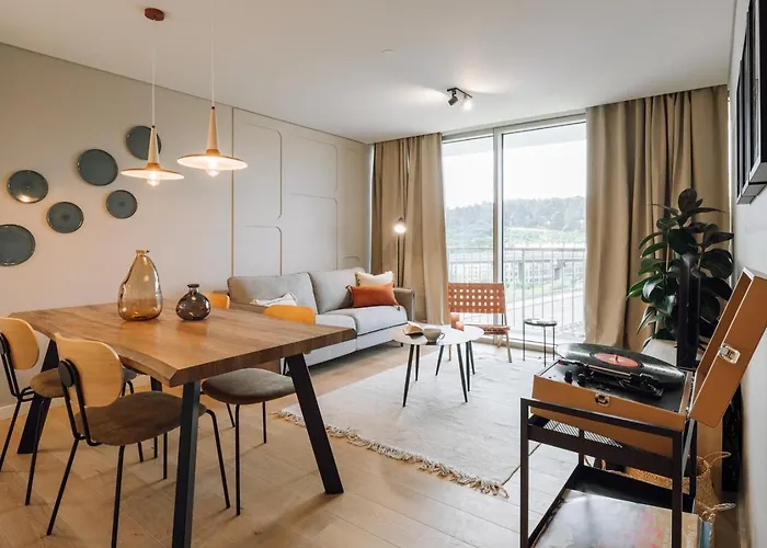 Апартаменты Cascais - 1 Bedroom And Shared Pool In Campolide