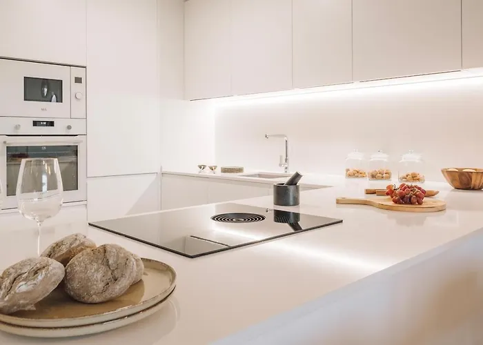 Cascais - 1 Bedroom And Shared Pool In Campolide * Лиссабон