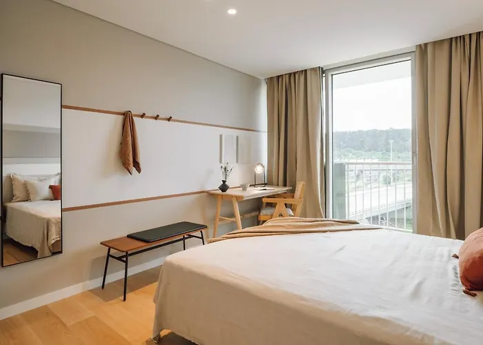 Cascais - 1 Bedroom And Shared Pool In Campolide