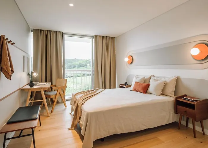 Cascais - 1 Bedroom And Shared Pool In Campolide Апартаменты