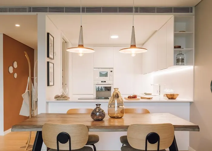 Cascais - 1 Bedroom And Shared Pool In Campolide Лиссабон