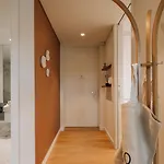 Cascais - 1 Bedroom And Shared Pool In Campolide Lissabon