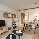 Cascais - 1 Bedroom And Shared Pool In Campolide Appartement *