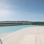 Appartement Cascais - 1 Bedroom And Shared Pool In Campolide *
