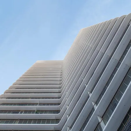 Cascais - 1 Bedroom And Shared Pool In Campolide Appartement