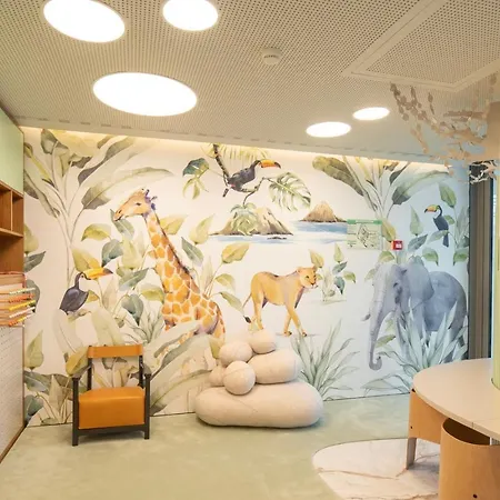 Cascais - 1 Bedroom And Shared Pool In Campolide Appartement *