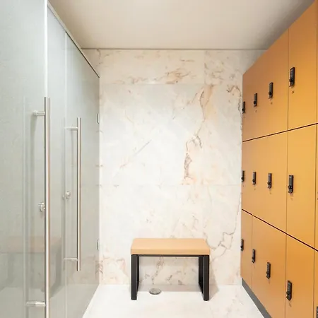 Cascais - 1 Bedroom And Shared Pool In Campolide 公寓